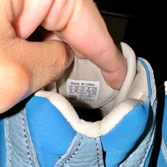 Adidas Yeezy 500 - Picture 10 of 13